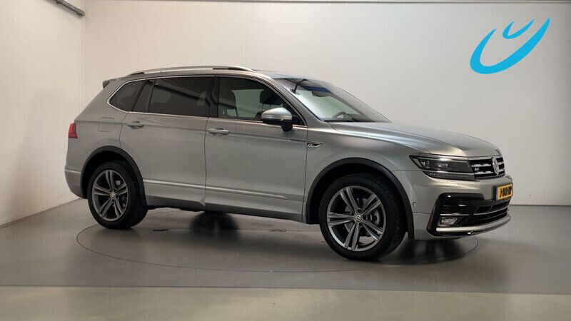 Grijs Gebruikt 2020 VW Tiguan Highline SUV | € 27.400 (Eerlijke prijs) - Afbeelding 1/3