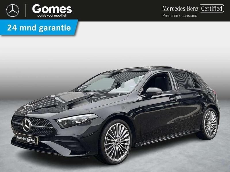 Zwart Gebruikt 2023 Mercedes A250 AMG line Hatchback | € 38.950 (Duur) - Afbeelding 1/4