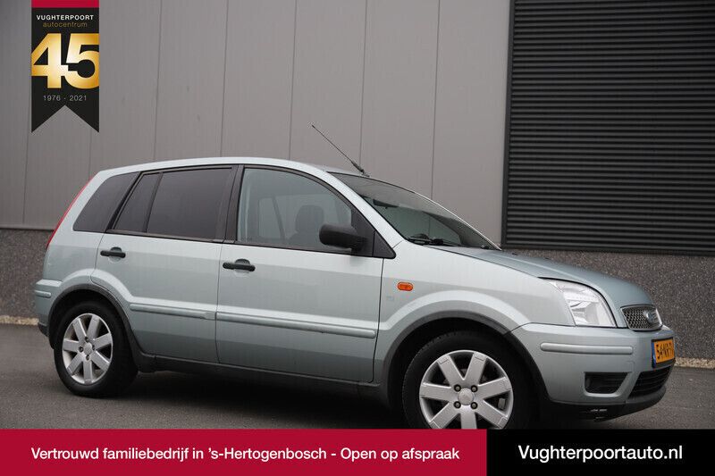 Groen Gebruikt 2004 Ford Fusion MPV | € 2.499 (Eerlijke prijs) - Afbeelding 1/4