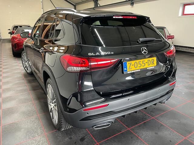 Occasion Mercedes GLA250 AMG line 160 PK (117 kW) 2023 Zwart (metallic) SUV