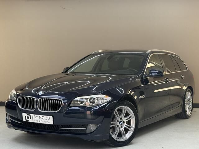 Blauw Gebruikt 2011 BMW 520 Executive Stationwagen | € 8.950 (Duur) - Afbeelding 1/4
