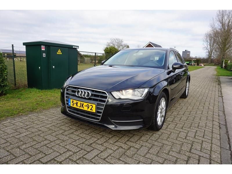 Occasion Audi A3 Attraction 123 PK (90 kW) 2013 Zwart Hatchback