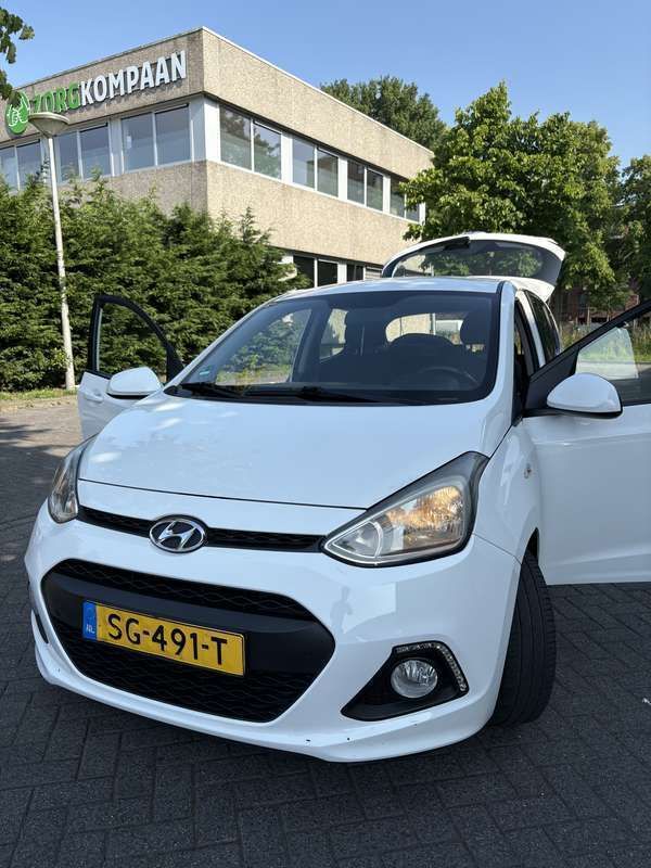 Wit Gebruikt 2015 Hyundai i10 Hatchback | € 4.599 (Goede deal) - Afbeelding 1/4