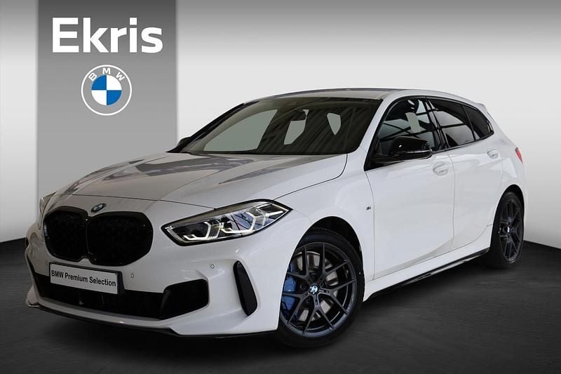Wit Gebruikt 2021 BMW M135 M Performance Hatchback | € 39.900 (Eerlijke prijs) - Afbeelding 1/4