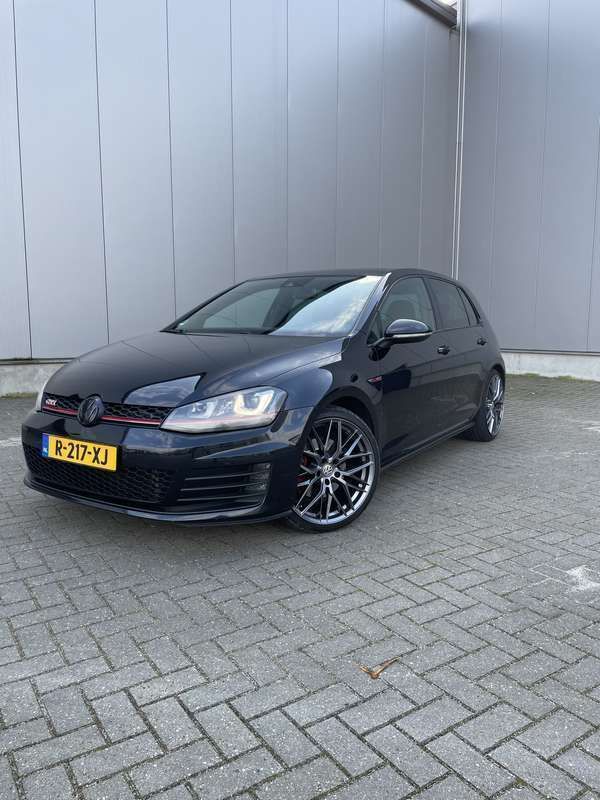 Zwart Gebruikt 2014 VW Golf VII GTI Stationwagen | € 15.950 (Eerlijke prijs) - Afbeelding 1/4
