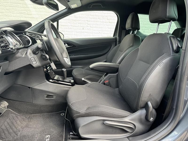 Occasion DS Automobiles DS3 So Chic 82 PK (60 kW) 2015 Grijs, metallic lak Hatchback