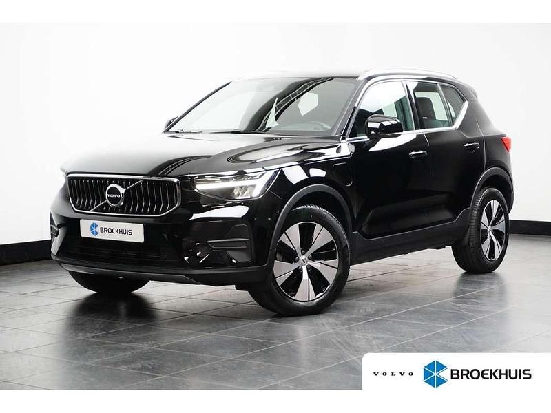 Zwart Gebruikt 2023 Volvo XC40 Inscription SUV | € 35.900 (Eerlijke prijs) - Afbeelding 1/4