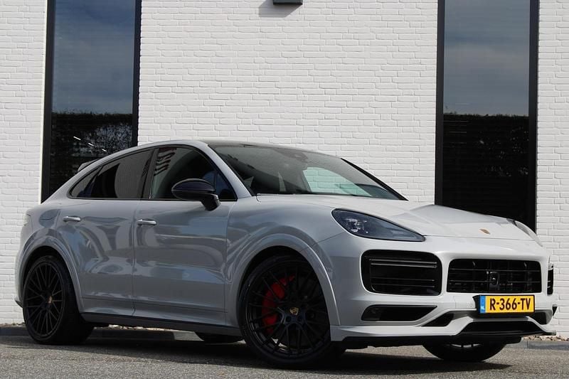 Grijs Gebruikt 2022 Porsche Cayenne Turbo S SUV | € 139.500 - Afbeelding 1/4
