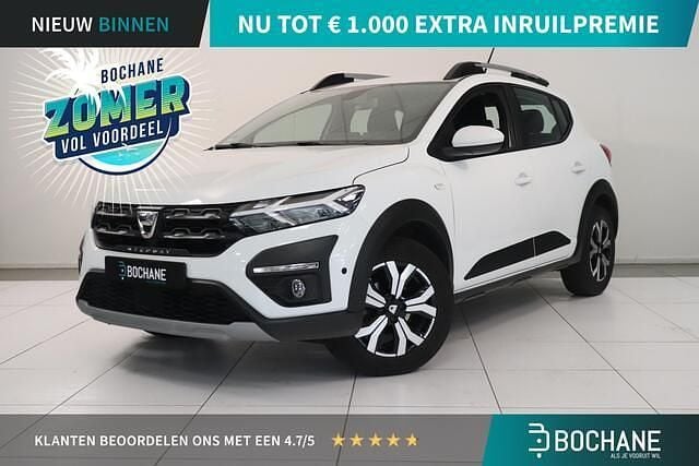 Wit Gebruikt 2022 Dacia Sandero Comfort Hatchback | € 16.940 (Eerlijke prijs) - Afbeelding 1/4