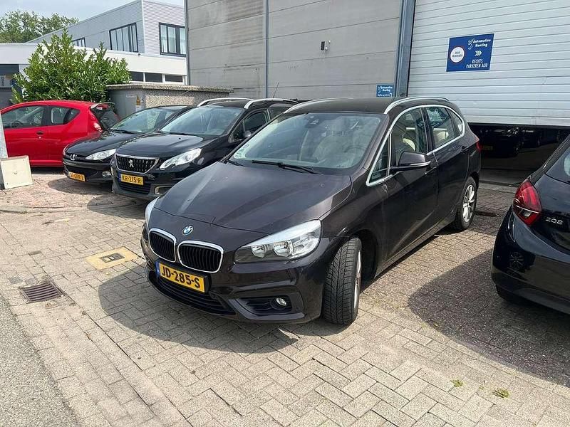 Bruin Gebruikt 2016 BMW 218 Active Tourer MPV | € 16.950 (Eerlijke prijs) - Afbeelding 1/3