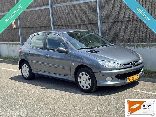 Occasion Peugeot 206 Forever 75 PK (55 kW) 2007 Grijs Hatchback