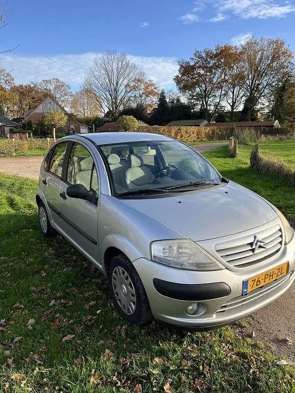 Grijs Gebruikt 2004 Citroën C3 Prestige Hatchback | € 1.100 (Goede deal) - Afbeelding 1/4