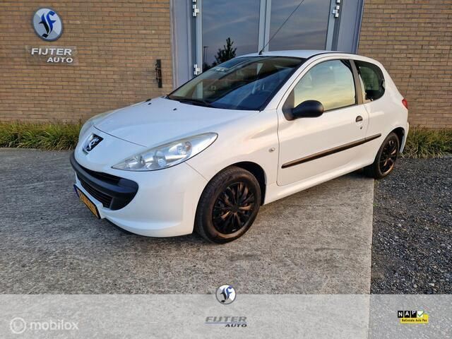 Wit Gebruikt 2010 Peugeot 206+ Hatchback | € 1.950 (Eerlijke prijs) - Afbeelding 1/4