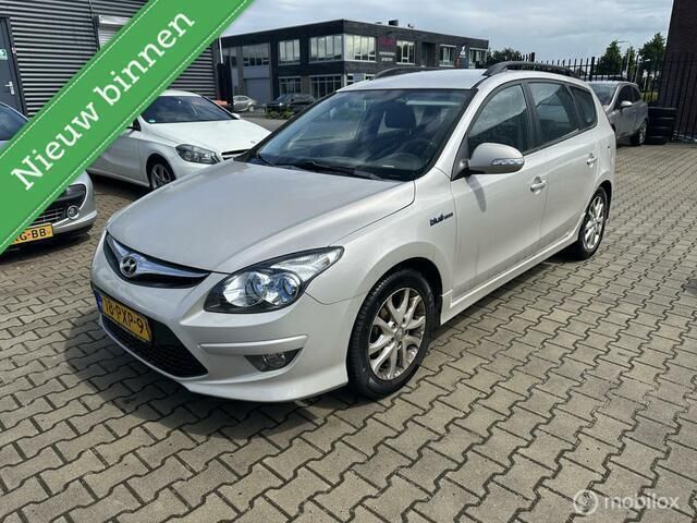 Beige Gebruikt 2011 Hyundai i30 Stationwagen | € 1.650 (Super prijs) - Afbeelding 1/4