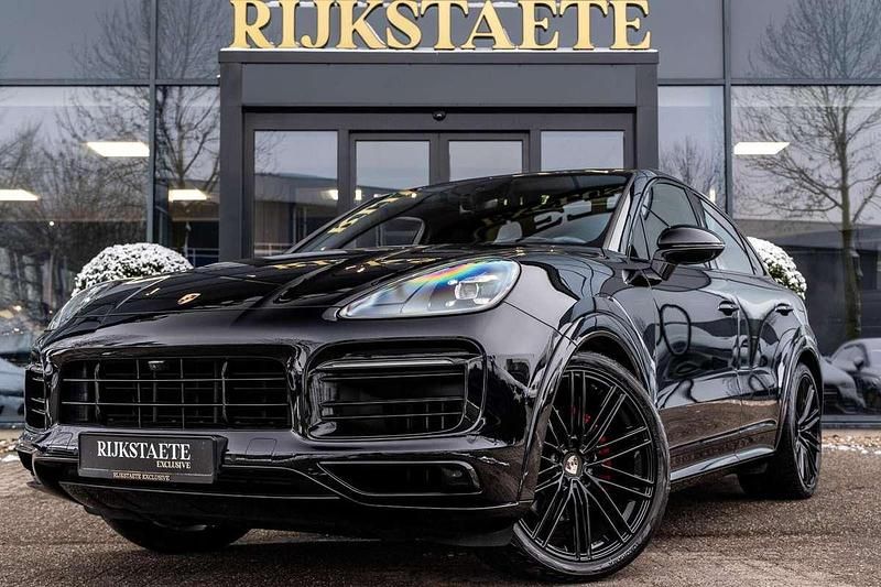 Zwart (metallic) Occasion 2020 Porsche Cayenne Chrono SUV | € 76.900 (Duur) - Afbeelding 1/4