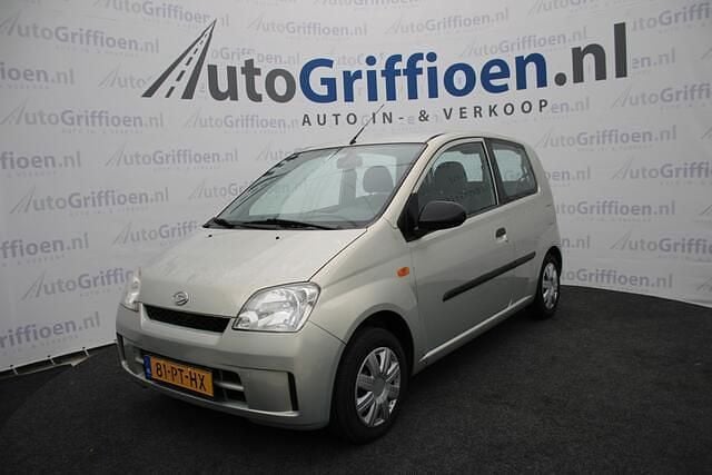 Beige Gebruikt 2004 Daihatsu Cuore Hatchback | € 990 (Goede deal) - Afbeelding 1/4