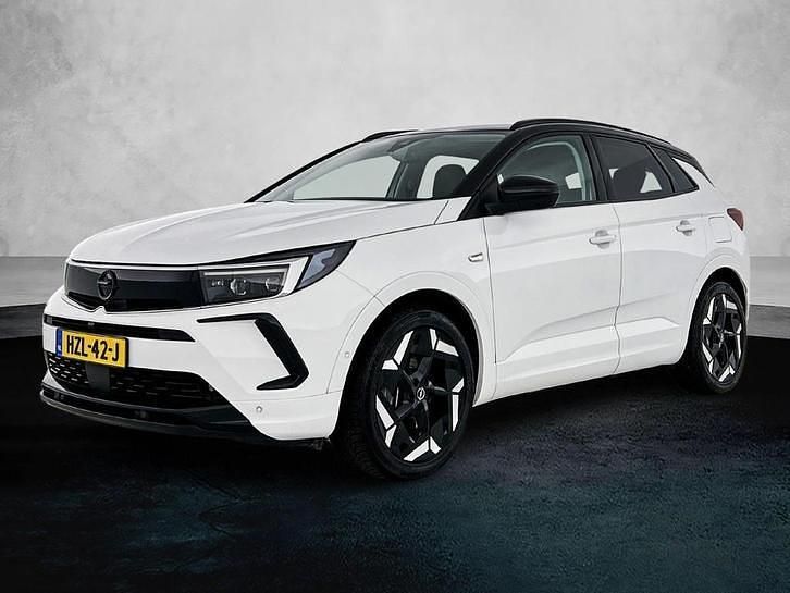 Wit Gebruikt 2023 Opel Grandland X GSe SUV | € 28.620 (Eerlijke prijs) - Afbeelding 1/1