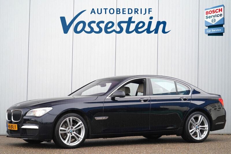 Zwart Gebruikt 2012 BMW 740 M Sport Sedan | € 22.750 (Eerlijke prijs) - Afbeelding 1/4