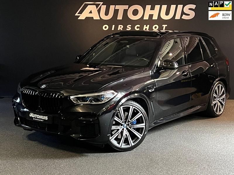 Zwart Gebruikt 2022 BMW X5 Executive SUV | € 69.940 (Iets duurder) - Afbeelding 1/4