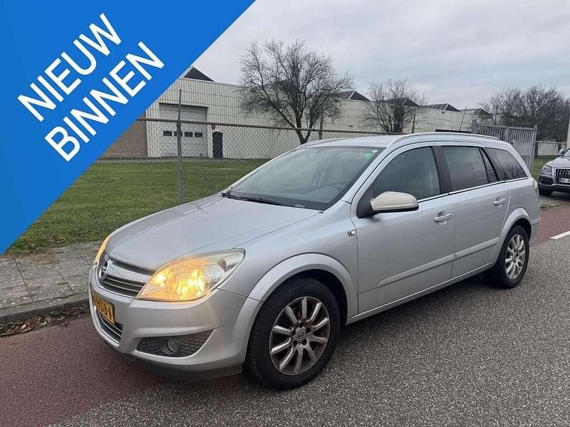 Grijs Gebruikt 2008 Opel Astra Stationwagen | € 999 (Goede deal) - Afbeelding 1/4