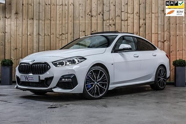 Wit Occasion 2020 BMW 218 M Sport Coupé | € 23.950 (Eerlijke prijs) - Afbeelding 1/4