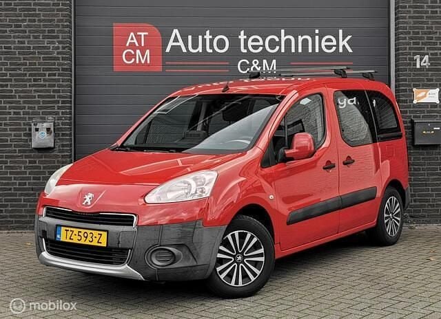 Rood Gebruikt 2012 Peugeot Partner Tepee MPV | € 5.490 (Eerlijke prijs) - Afbeelding 1/4
