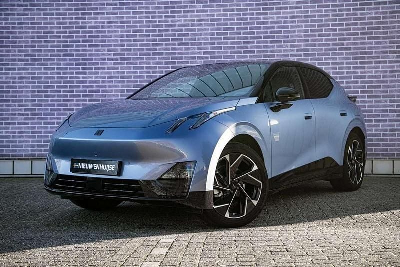 Blauw Nieuw 2025 Lynk & Co 02 SUV | € 40.595 - Afbeelding 1/4