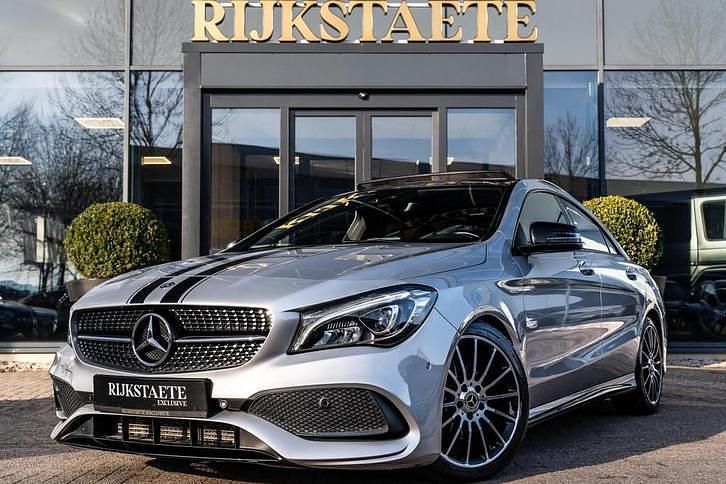 Grijs Occasion 2018 Mercedes CLA180 AMG Sedan | € 24.900 (Duur) - Afbeelding 1/4