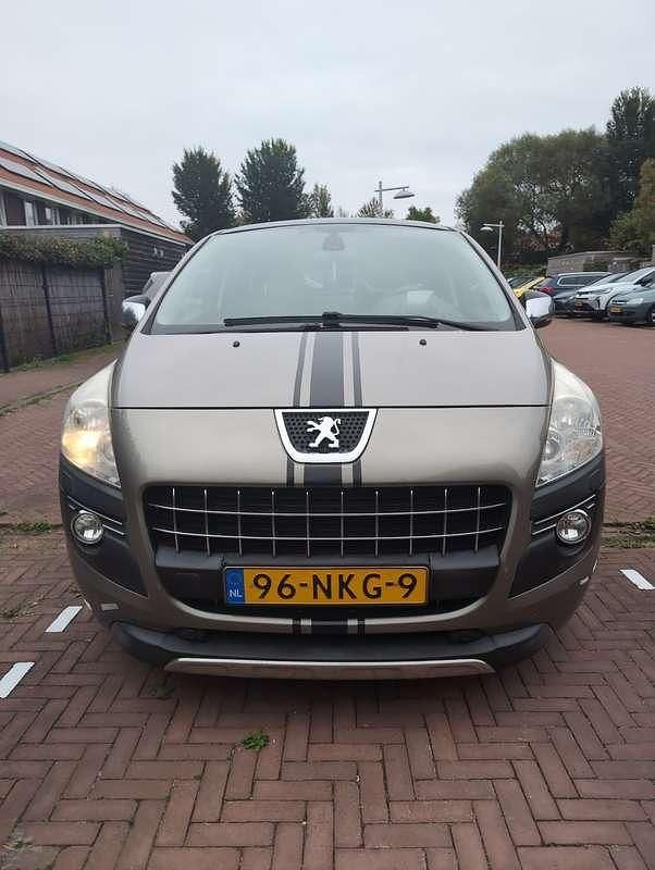 Beige Gebruikt 2010 Peugeot 3008 GT MPV | € 2.000 (Super prijs) - Afbeelding 1/4