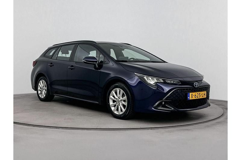 Blauw Gebruikt 2023 Toyota Corolla Active Stationwagen | € 25.999 (Eerlijke prijs) - Afbeelding 1/1