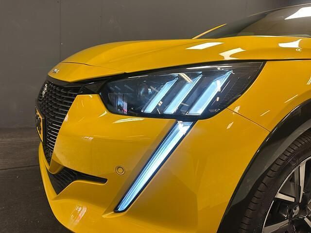 Occasion Peugeot 208 GT-line 101 PK (74 kW) 2019 Geel Hatchback