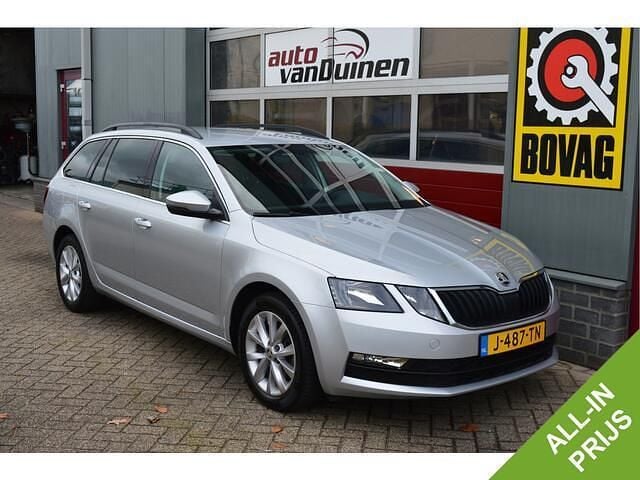 Grijs (metallic) Gebruikt 2020 Skoda Octavia Business Line Stationwagen | € 14.945 (Goede deal) - Afbeelding 1/4