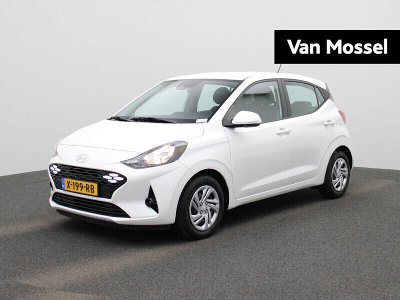 Atlas white (licht wit) Gebruikt 2024 Hyundai i10 Comfort Hatchback | € 15.940 (Eerlijke prijs) - Afbeelding 1/4