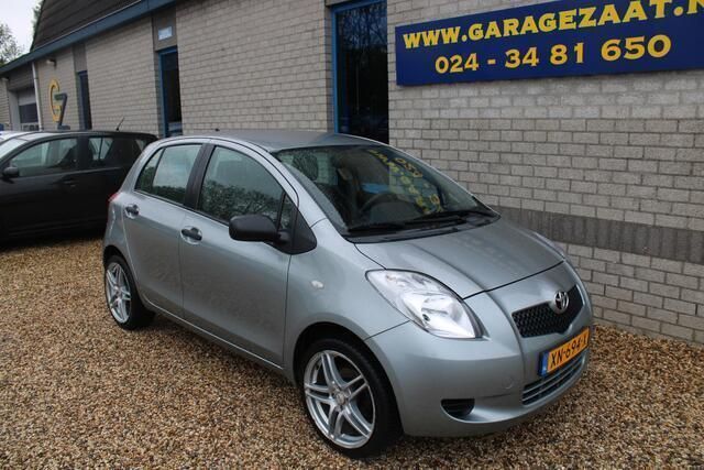 Grijs Gebruikt 2006 Toyota Yaris Terra Hatchback | € 2.490 (Eerlijke prijs) - Afbeelding 1/4
