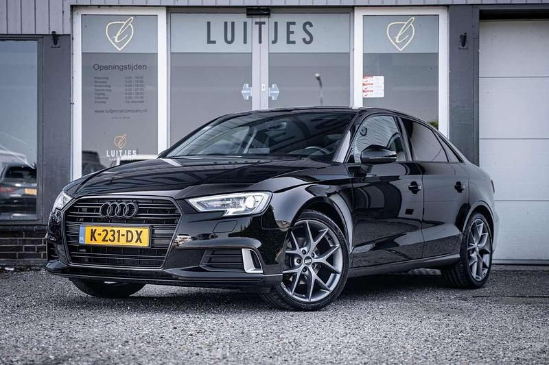 Zwart Gebruikt 2017 Audi A3 Sport Sedan | € 15.900 (Goede deal) - Afbeelding 1/4