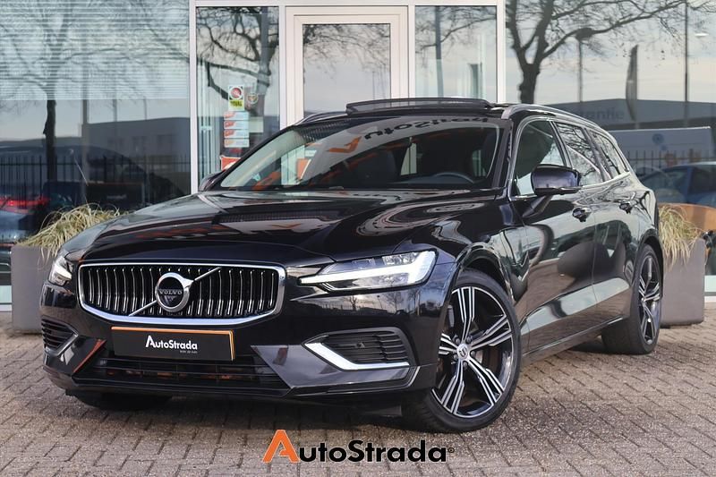 Zwart Occasion 2021 Volvo V60 Business Edition Stationwagen | € 26.750 (Eerlijke prijs) - Afbeelding 1/4