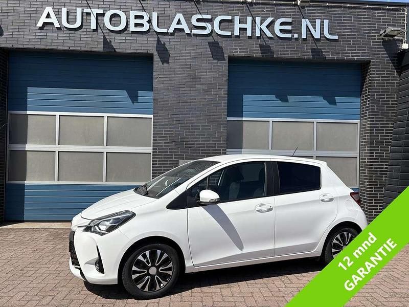 Wit Gebruikt 2019 Toyota Yaris Active Hatchback | € 10.995 (Eerlijke prijs) - Afbeelding 1/4