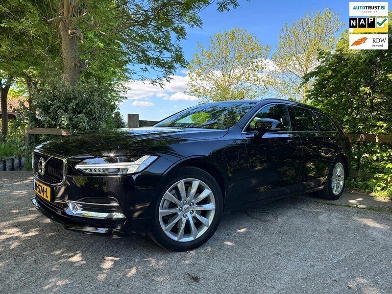 Zwart Gebruikt 2019 Volvo V90 Momentum Stationwagen | € 28.958 (Goede deal) - Afbeelding 1/4
