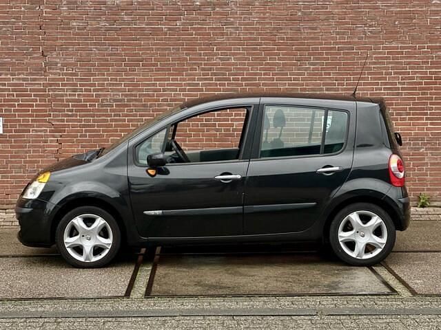 Occasion Renault Modus Luxe 111 PK (81 kW) 2004 Zwart, metallic lak MPV
