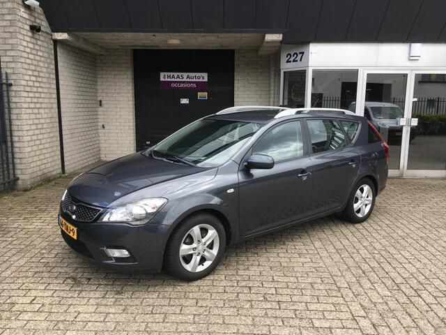 Grijs, metallic lak Gebruikt 2012 Kia Ceed Plus Stationwagen | € 3.999 (Eerlijke prijs) - Afbeelding 1/4