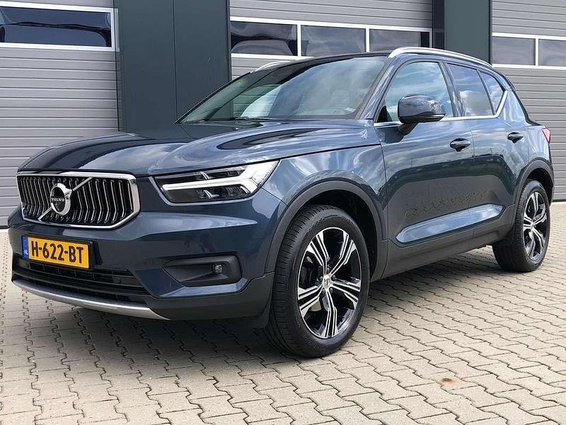 Blauw Gebruikt 2020 Volvo XC40 Inscription SUV | € 33.900 (Eerlijke prijs) - Afbeelding 1/4
