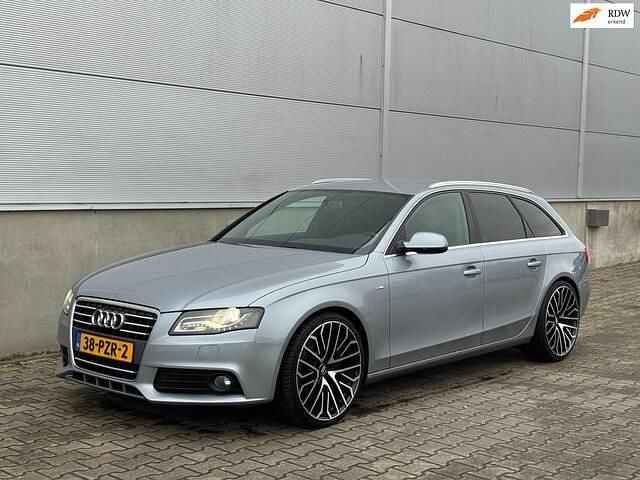 Grijs Occasion 2011 Audi A4 S-Line Stationwagen | € 5.499 (Goede deal) - Afbeelding 1/4
