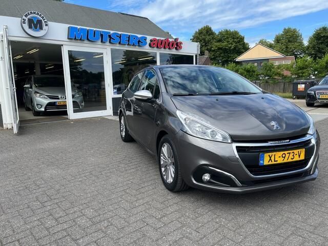 Grijs Gebruikt 2019 Peugeot 208 Allure Hatchback | € 13.450 (Super prijs) - Afbeelding 1/4