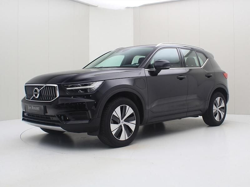 Zwart Gebruikt 2021 Volvo XC40 Inscription SUV | € 28.900 (Goede deal) - Afbeelding 1/4
