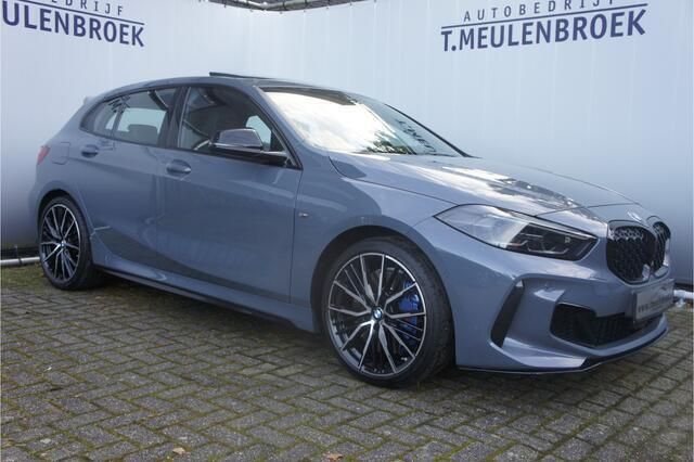 Grijs Gebruikt 2021 BMW M135 Comfort Edition Hatchback | € 39.999 (Eerlijke prijs) - Afbeelding 1/4