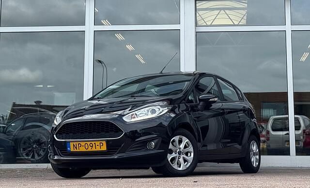 Zwart Gebruikt 2017 Ford Fiesta Style Hatchback | € 5.494 (Goede deal) - Afbeelding 1/3