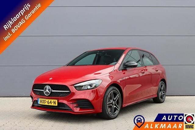Rood Occasion 2021 Mercedes B250 Premium MPV | € 33.900 (Duur) - Afbeelding 1/4