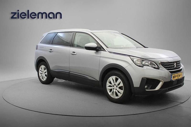 Grijs Occasion 2017 Peugeot 5008 SUV | € 12.344 (Eerlijke prijs) - Afbeelding 1/4
