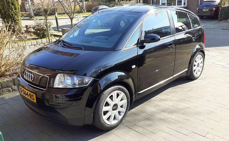 Zwart Gebruikt 2003 Audi A2 Hatchback | € 3.495 (Eerlijke prijs) - Afbeelding 1/3
