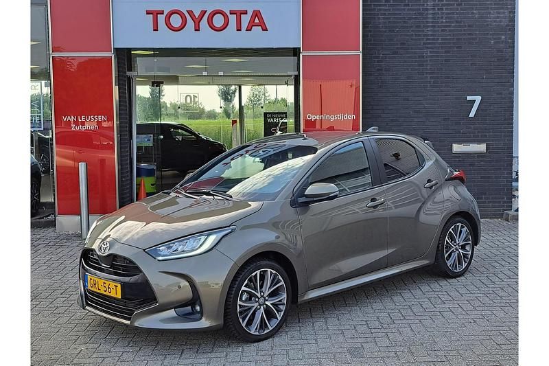 Occasion Toyota Yaris Hybrid Executive 131 PK (96 kW) 2024 Groen Hatchback